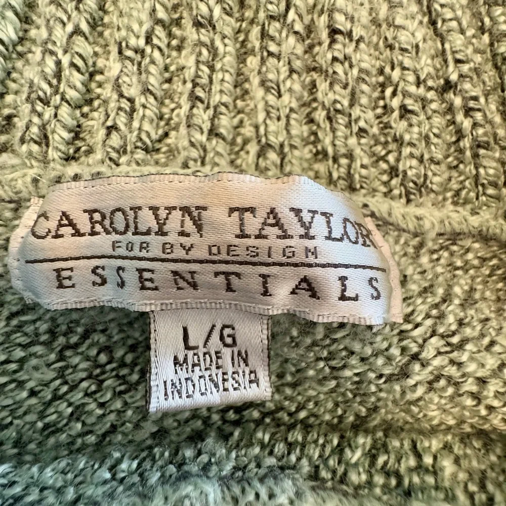 Carolyn Taylor Women’s Sage Turtleneck Sweater with Button Detail Size‎ L